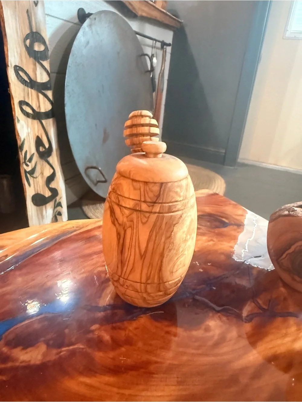 Handcrafted Olive Wood Honey Jar and Dipper - Natural Brown 6.5” x 3,5”